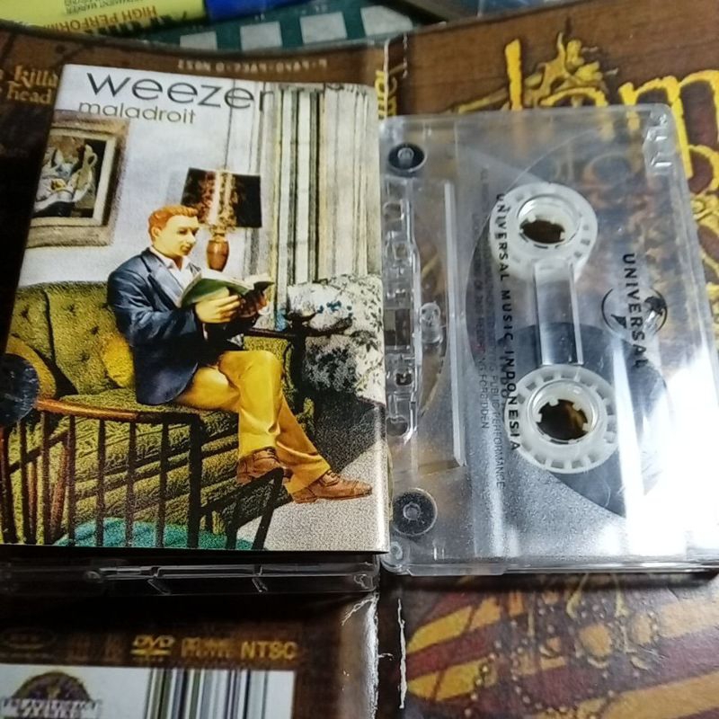WEEZER COLLECTION KASET PITA