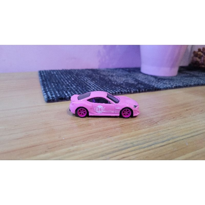 hotwheels pink scion toyota 86  brz bor ganti ban karet keren murah