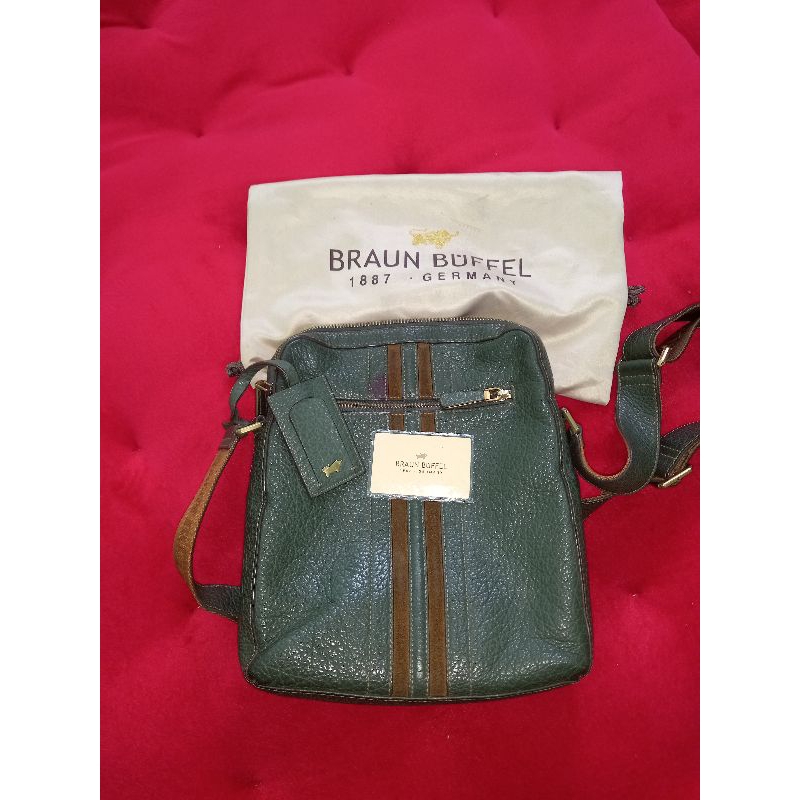 Braun Buffel Tas Selempang Kulit Hijau