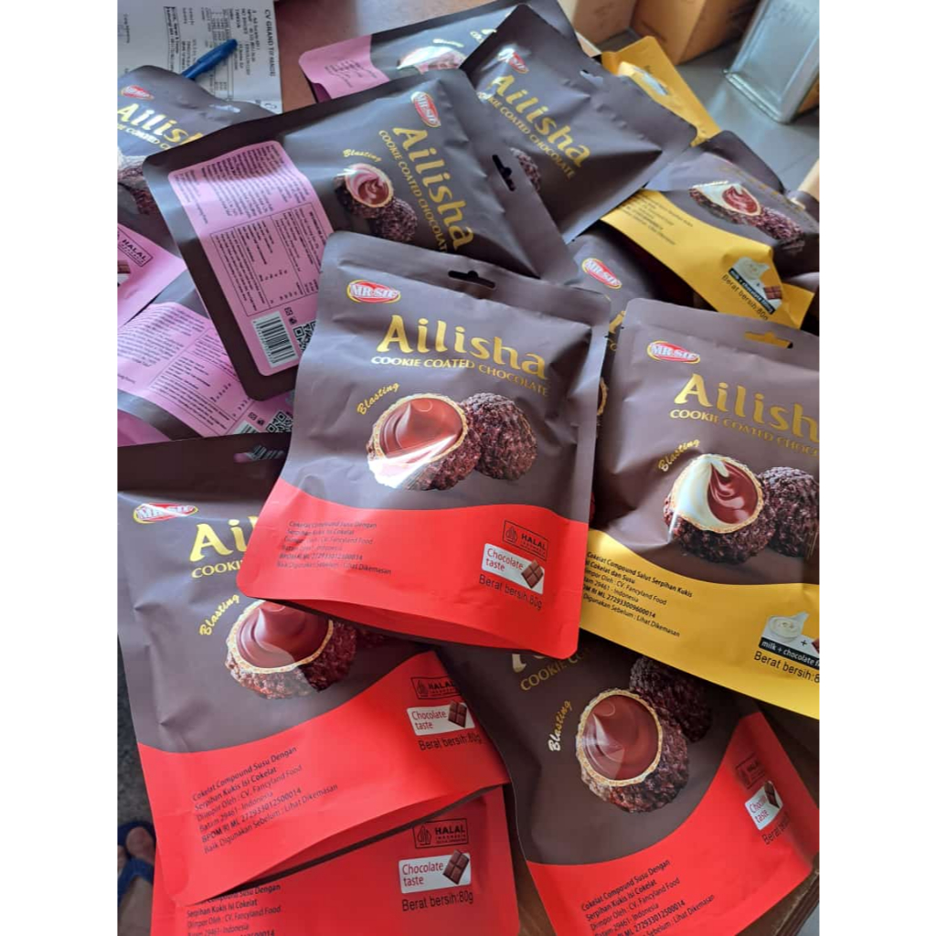 

Ailisha Cookie Coated Chocolate 3 Varian