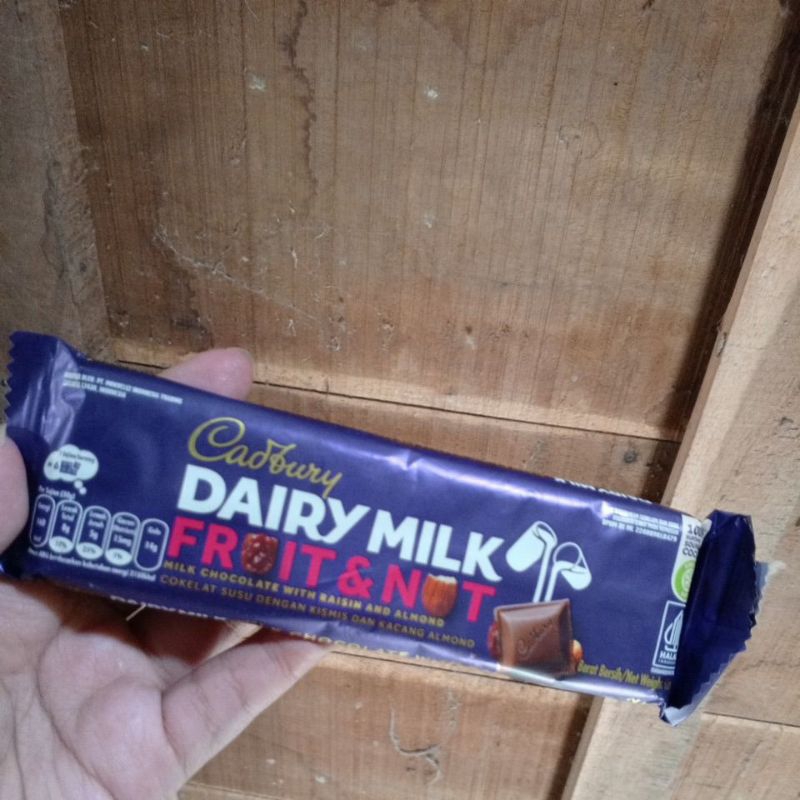 

Cadbury dairy milk fruit & nut 62gr