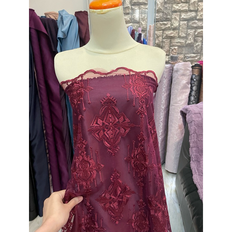 Bahan Kain Brokat Mewah Tile Bordir Etnik Keraton Diamond Warna Burgundy Dark Maroon Harga 0,5 meter