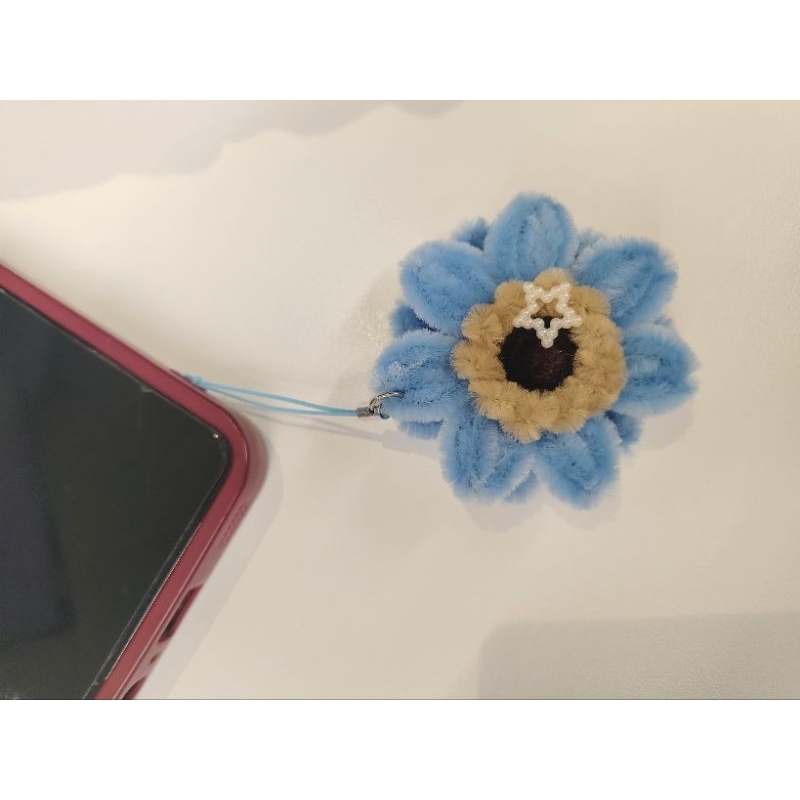 Gantungan HP kawat bulu