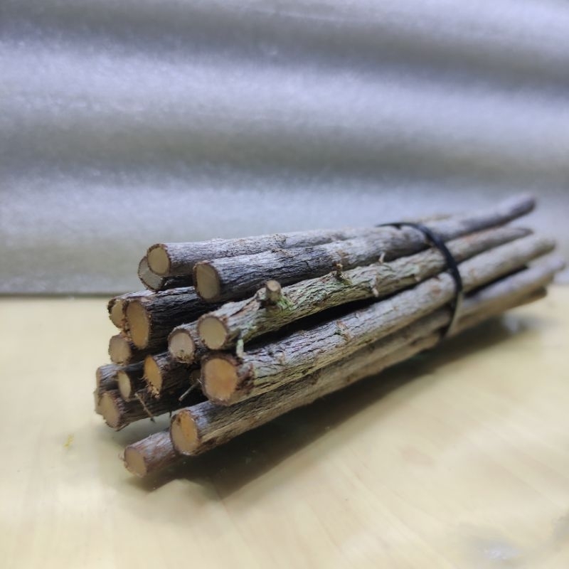 kayu hardscape untuk tema hutan