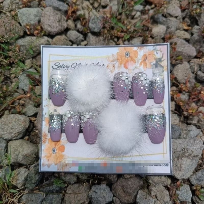 Kuku palsu wedding pompom