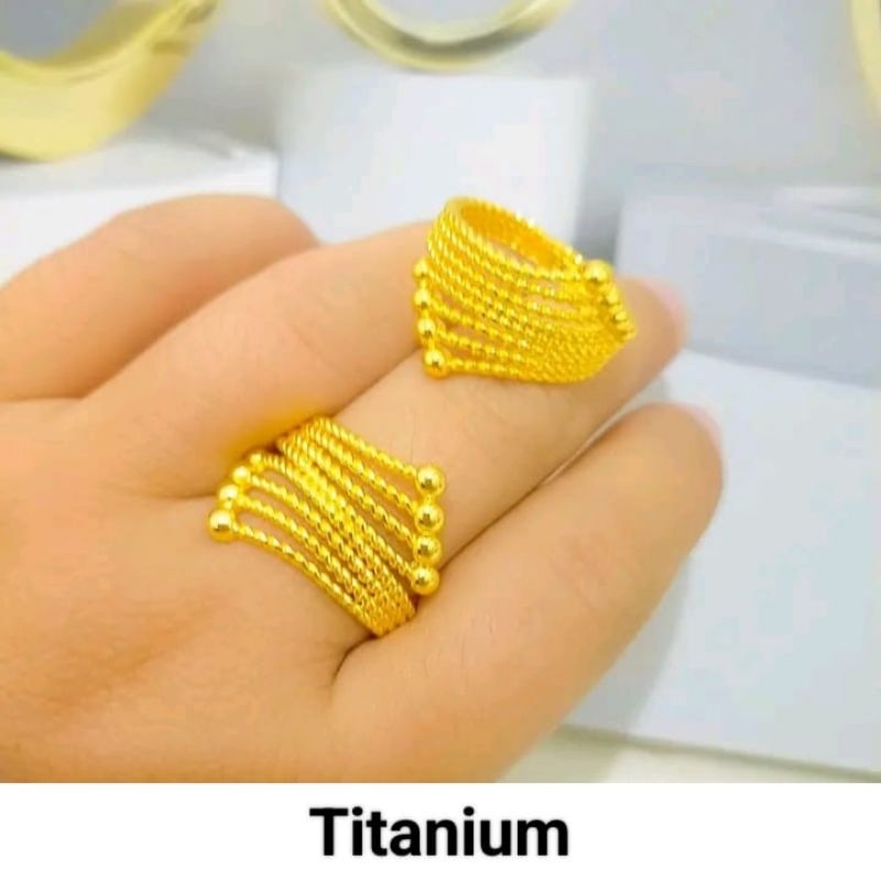 Cincin titanium motif baris unik