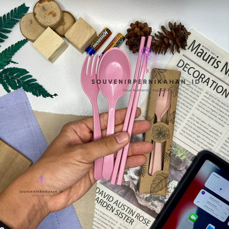 Satu Set Alat Makan Souvenir Pernikahan