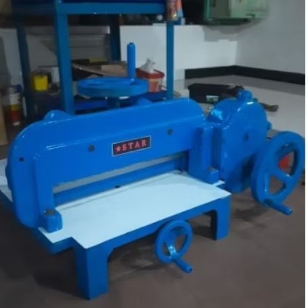 

Mesin potong kertas 1rim star A3 46cm bekas