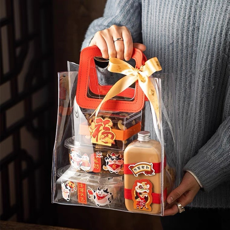 

( 5 Pcs )Tas Jinjing Souvenir Mika Transparan Bag Goodie Polos Warna Merah Ukuran 25x15x28 Cm Bahan Pvc