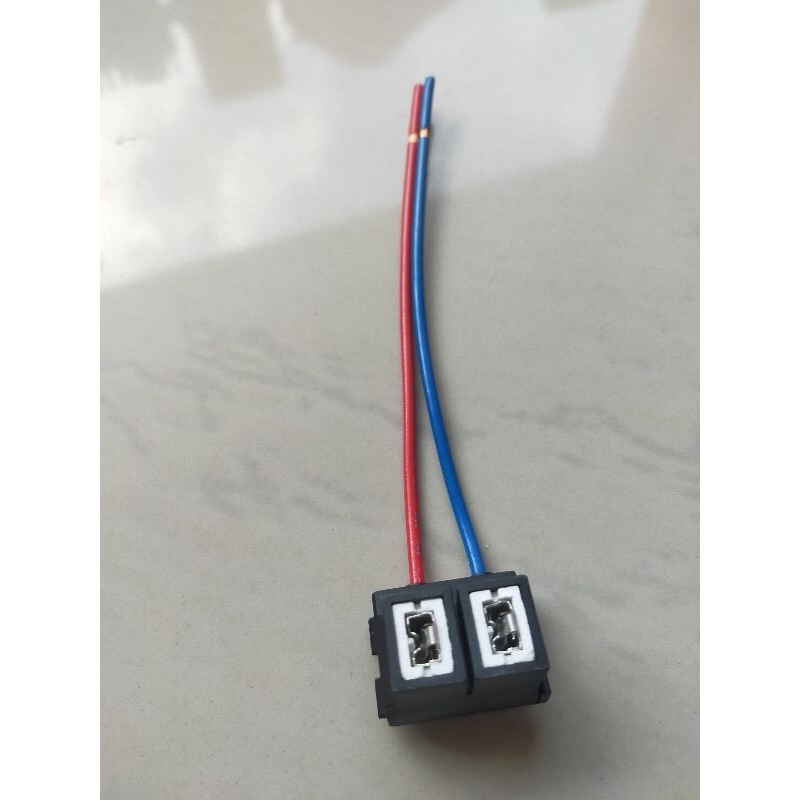 Soket lampu mobil/ Halogen H,7 keramik