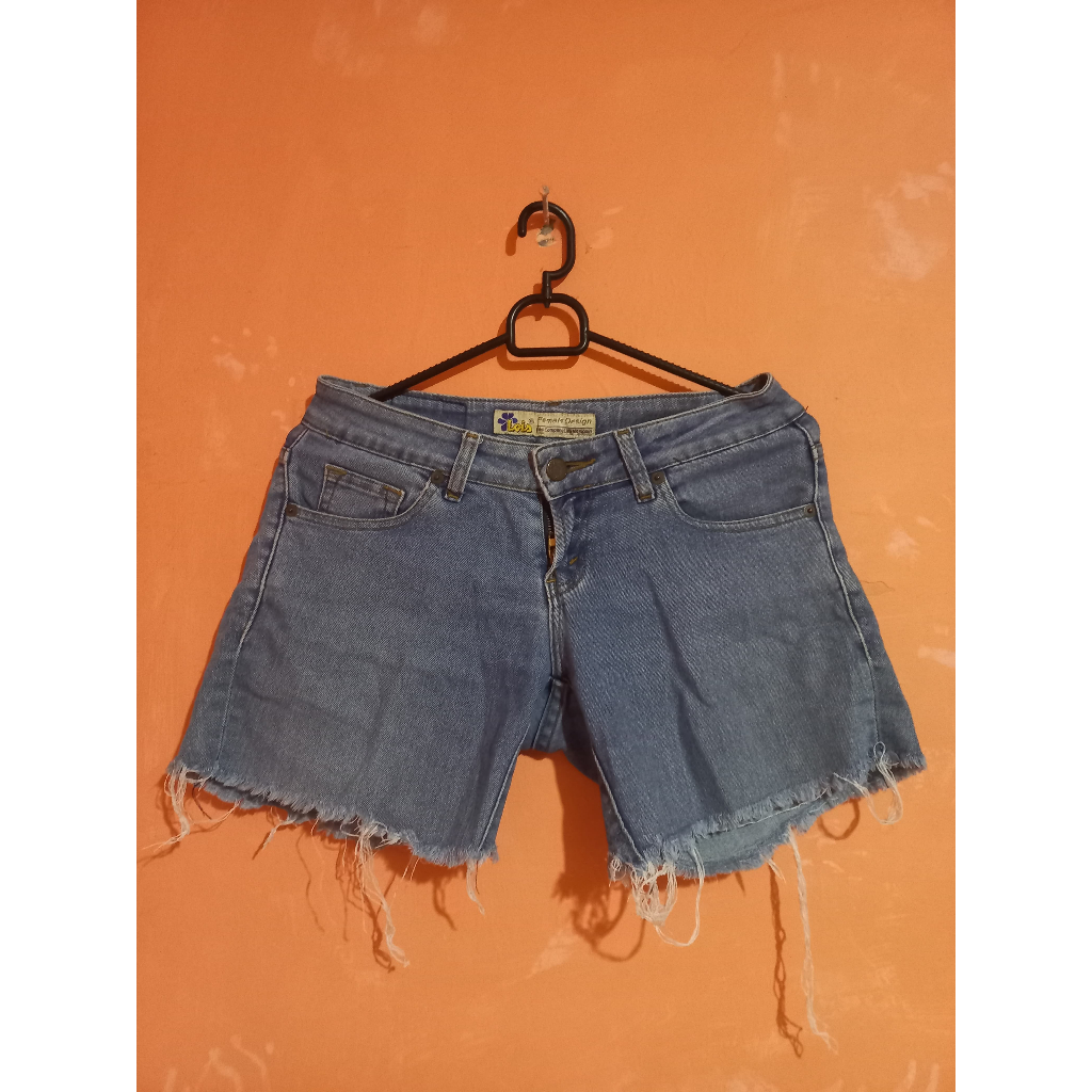 Celana Pendek Wanita Jeans Lois (preloved)