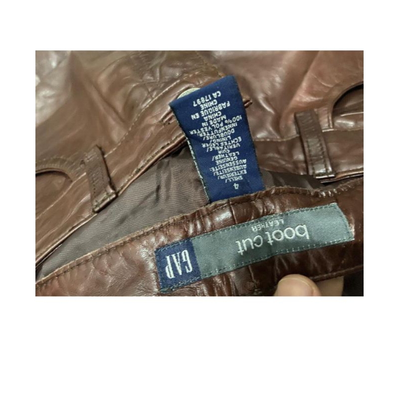 celana leather gap