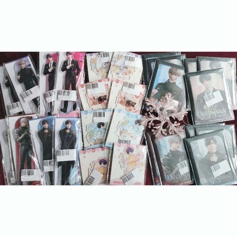 Love and Deepspace x Lawson collaboration 100% Official Merchandise Standee & Postcard