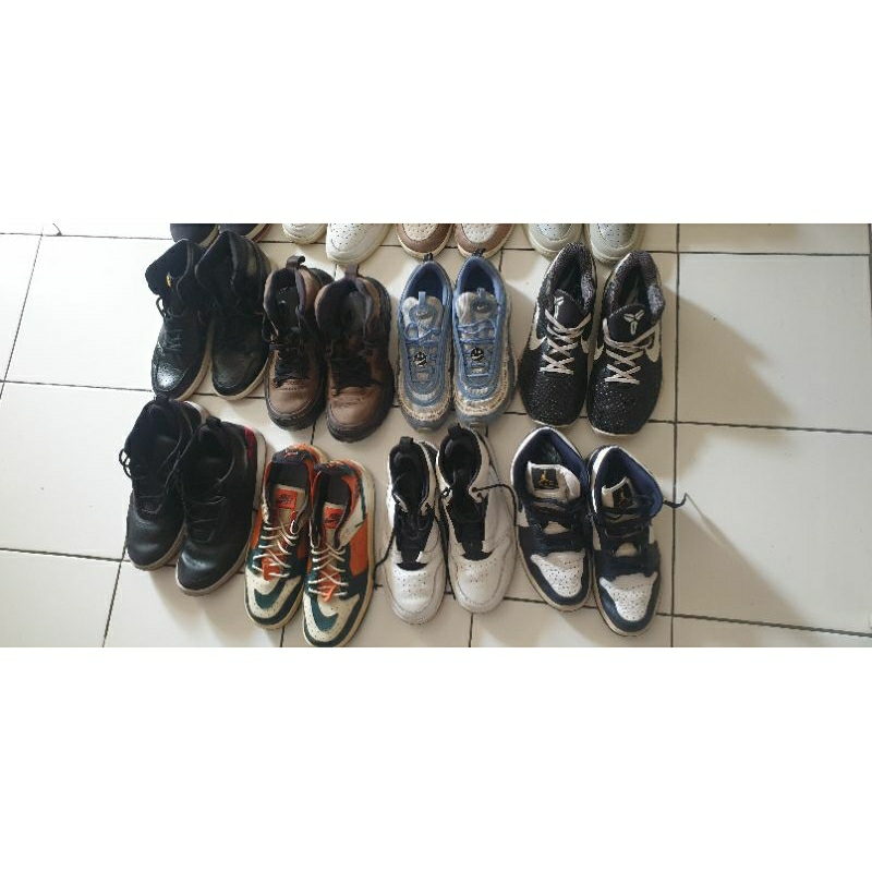 JUAL BORONGAN SEPATU SNEAKERS