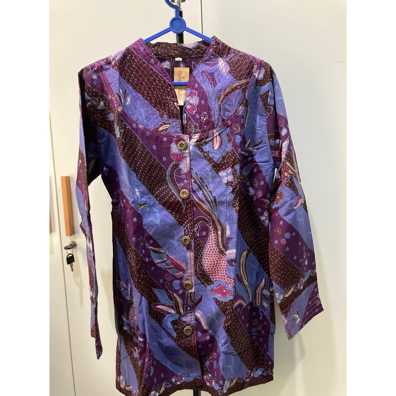 Kemeja Batik Wanita Lengan Panjang