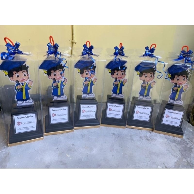 Trophy akrilik  wisuda