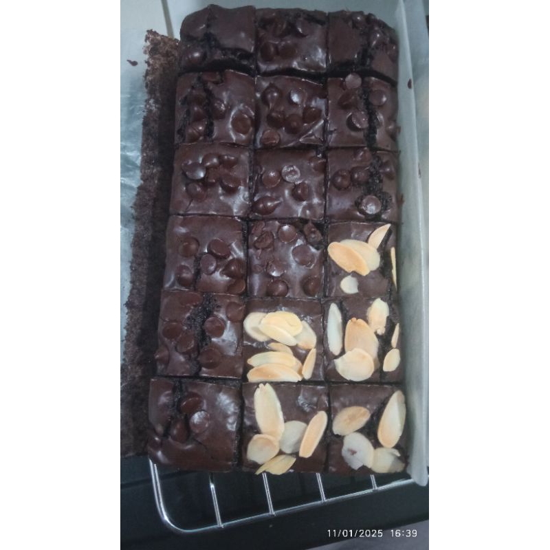 

FUDGY BROWNIES PANGGANG 20X10cm