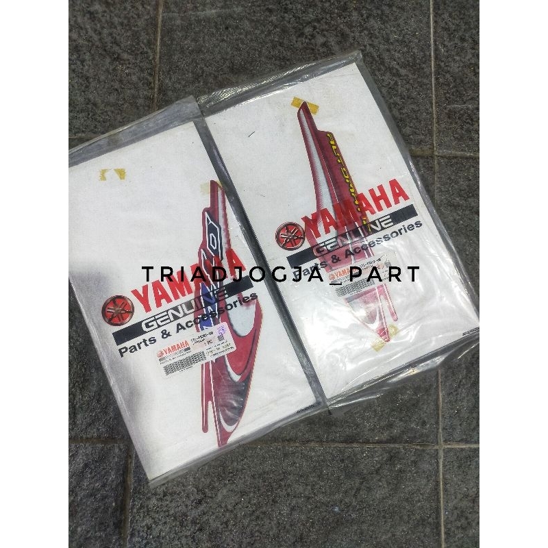 striping sticker decal tameng depan mio 2006 sporty merah original sepasang