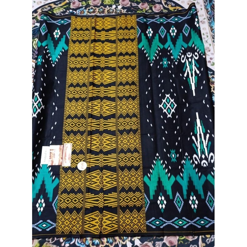 Sarung Karo Emas Megersing