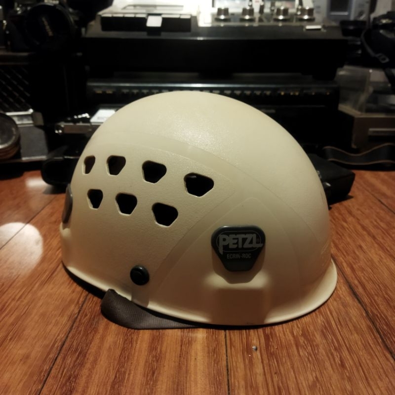 PETZL ECRIN ROC R01 HELEMET