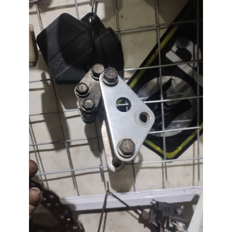 dudukan  mesin klx 250cc / dt250cc ORI lepasan motor