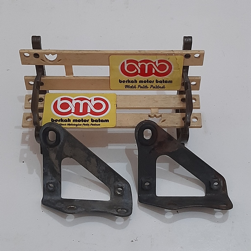 Honda Phantom 150 breket braket bracket silinder cylinder head original bekas used