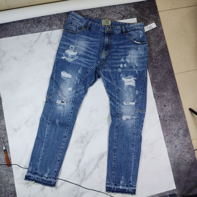 Celana Jeans The JMC Size 33 34 Ripped