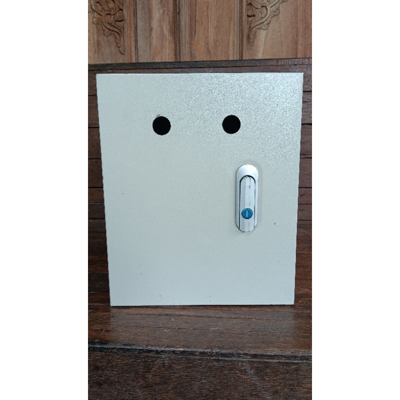 box panel listrik bekas 25×30×18