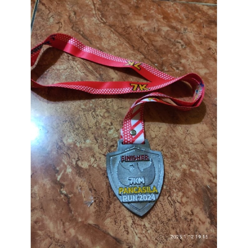 Medali lari pancasila run 2024 7km