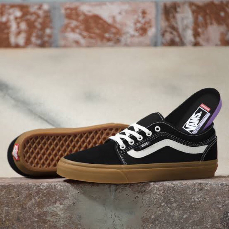 DISKON GEDE VANS CHUKA LOW SIDESTRIPE BLACK GUM ORIGINAL RESMI STORE