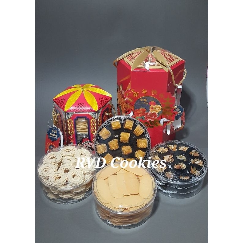 

Hampers Imlek / Kue Kering / Nastar / Lidah Kucing / Sagu Keju / Florentine Cookies Toples 500gr, Homemade dengan WISMAN