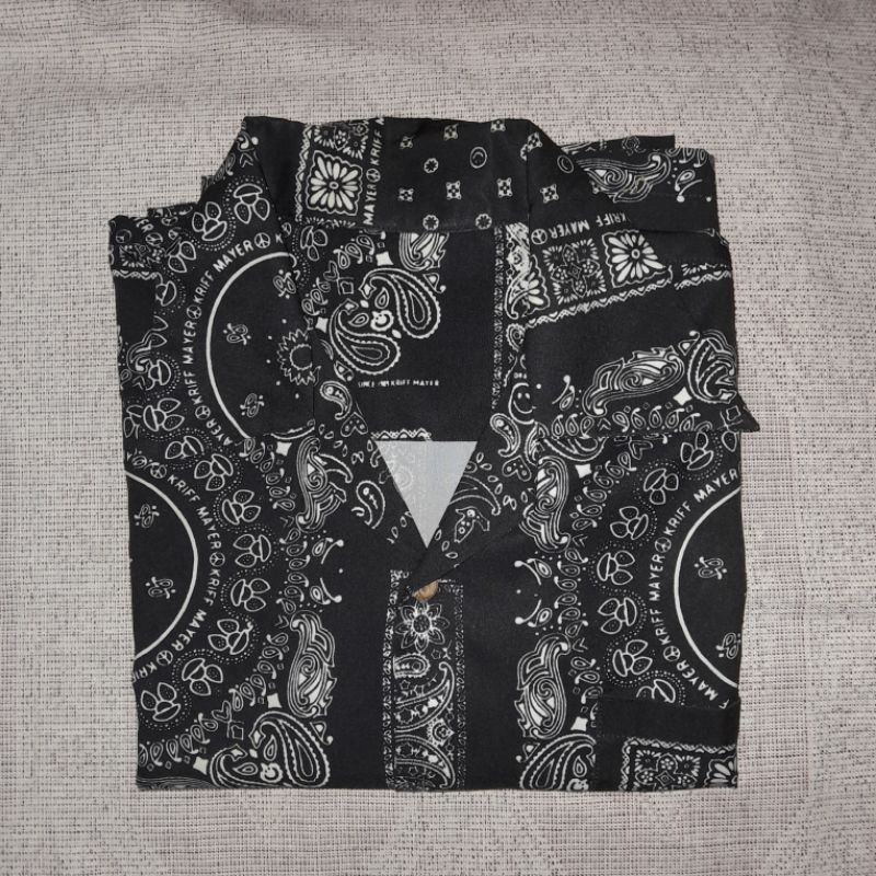 Preloved Kemeja Pattern Bandana | Oversize Shirt Semi Crop Wanita