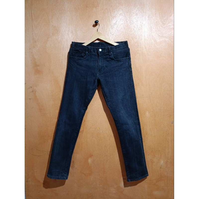 Celana Uniqlo Abu