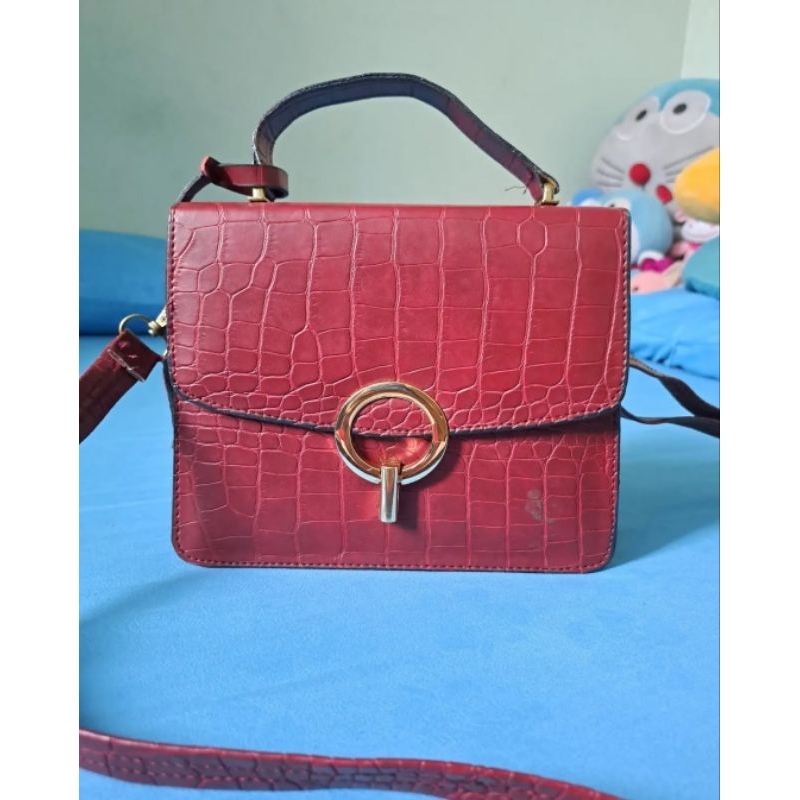 Tas Selempang Kulit Merah
