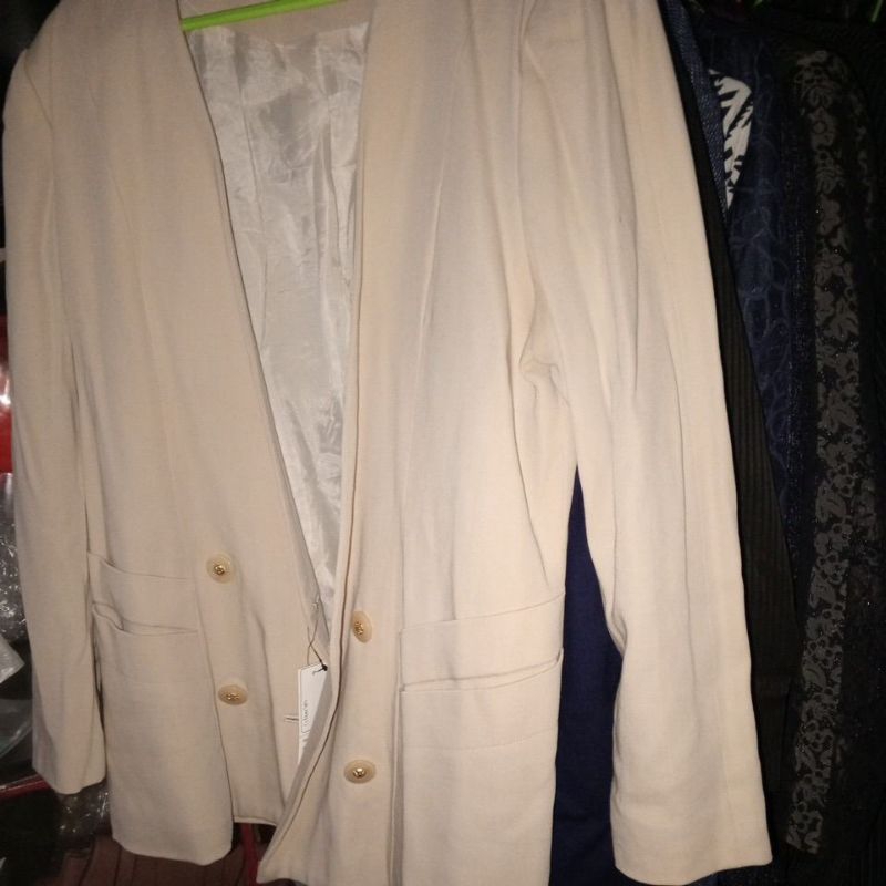 Blazer Wanita krem polos kancing balmain