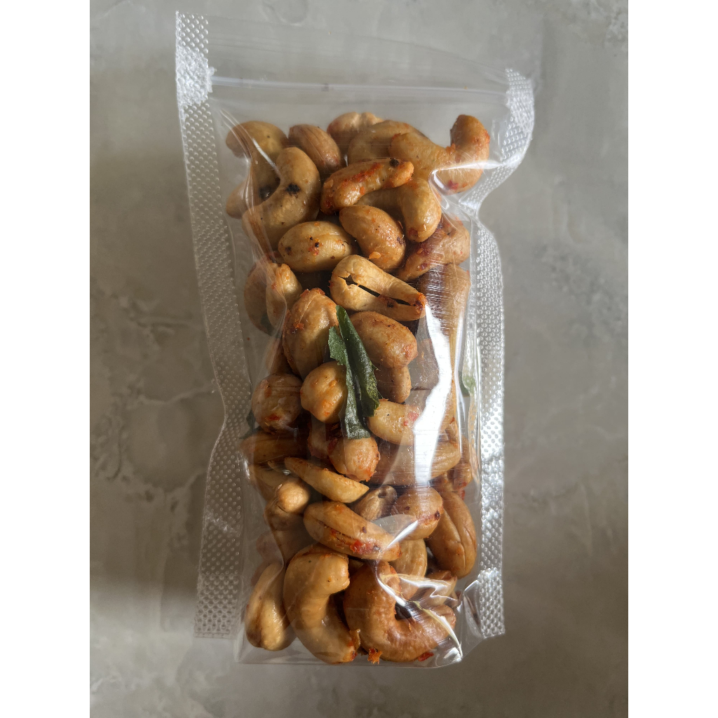 

1KG Kacang Mete Asli Utuh Rasa Pedas Daun Jeruk - Snacks - Food - 100g 150g 250g 500g