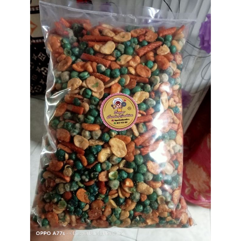 

Kacang campur 1 kg