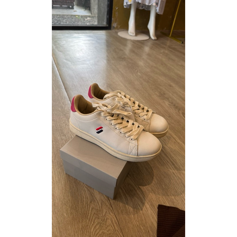 preloved sepatu sneakers superdry ori