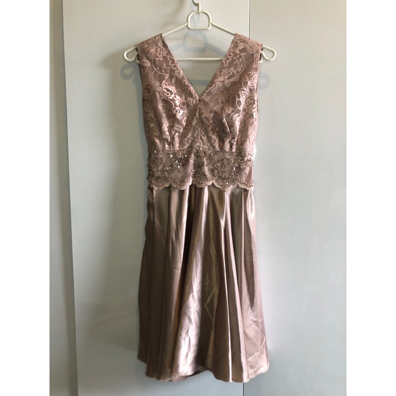 Dress pesta rose gold