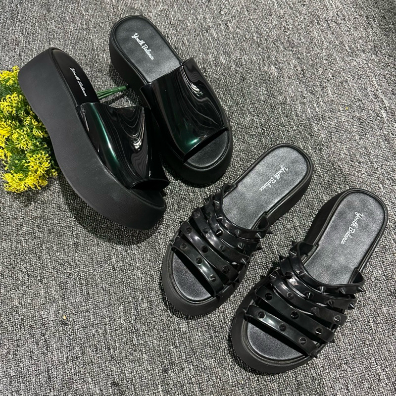 SANDAL SLOP WEDGES HITAM IMPORT