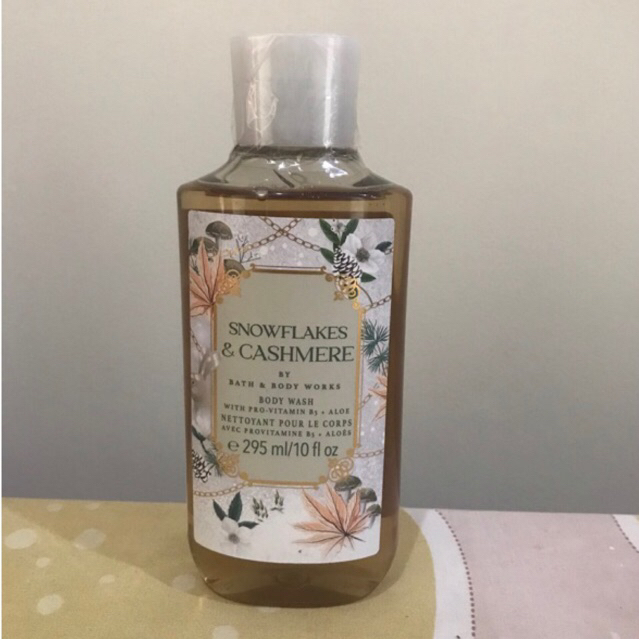 Bath And Body Works Shower Gel Snowflakes Cashmere