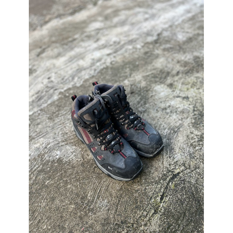 Sepatu gunung second original blackyak