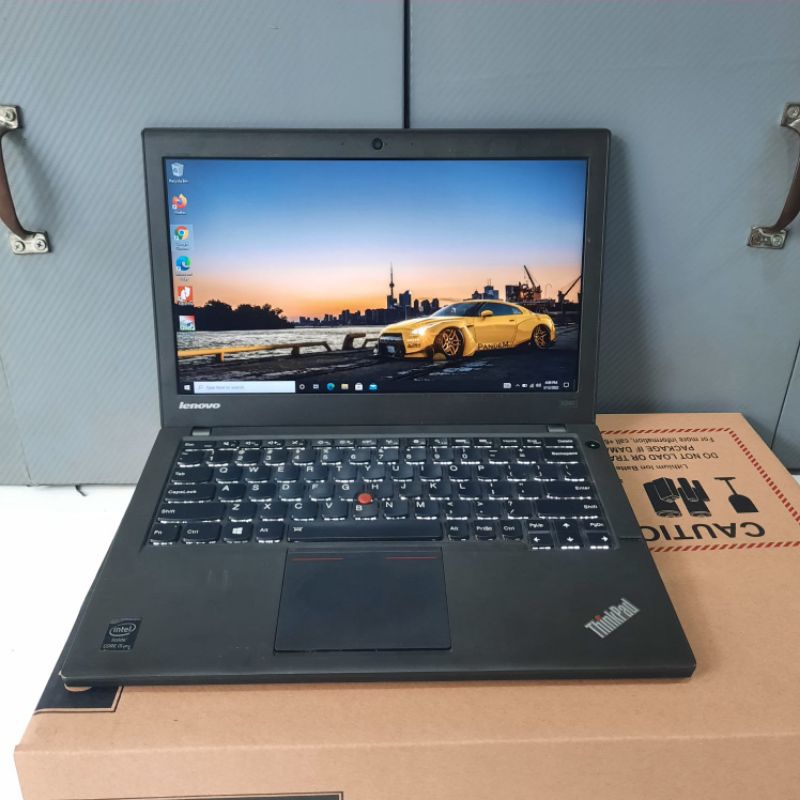 Laptop Lenovo Thinkpad X240 Cor i5-4300U Ram 4GB HDD 500Gb Siap pakai