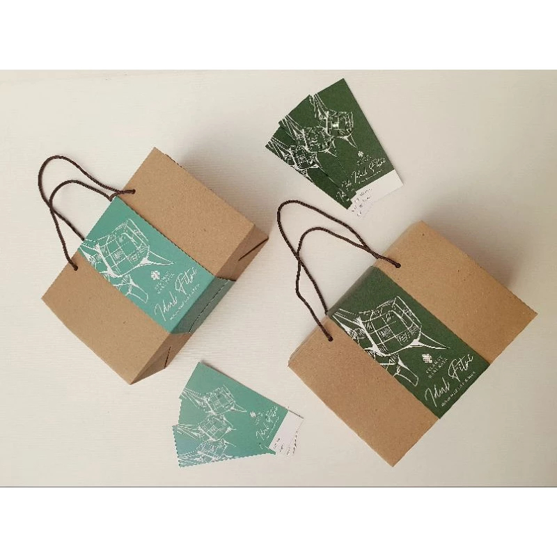 

Gable Box Kraft Dus Tenteng Kuker Motif Idul Fitri Ketupat Hijau Tua Ukuran 20x9x8 Cm 1 Pack Isi 10 Pcs