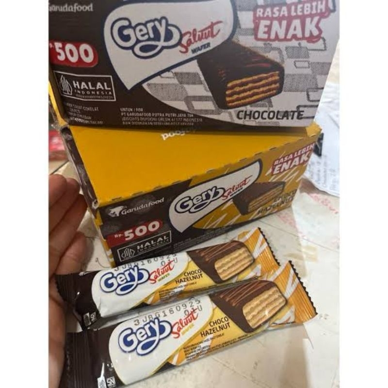 

Gery Saluut Wafer Choco Hazelnut isi 24 Pcs /Kotak