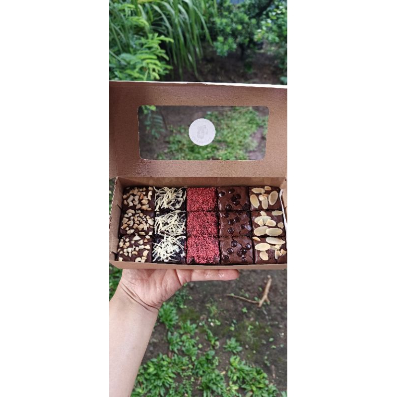 

Brownies Fudgy ukuran 20*10 Bahan Premium