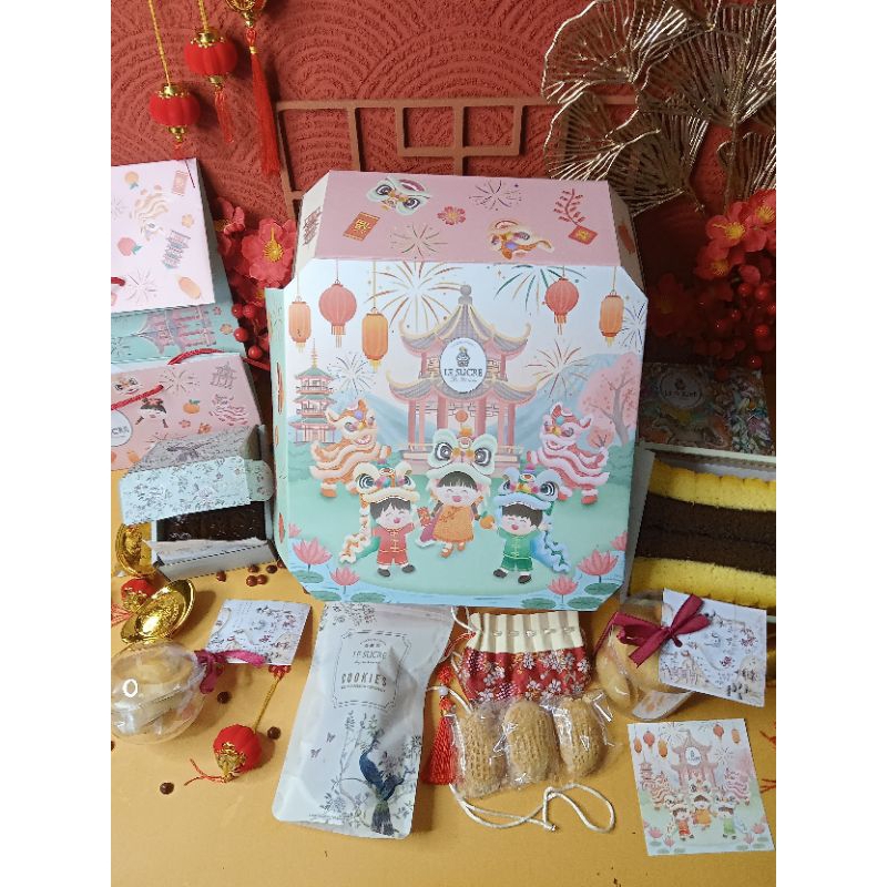 

CNY hampers box