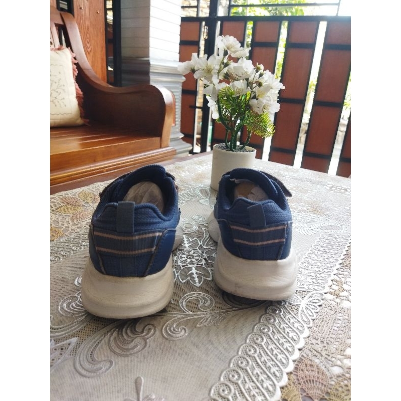 Sepatu Anak Diadora
