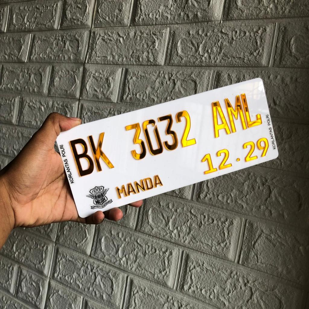 Plat nomor akrilik motor timbul keren