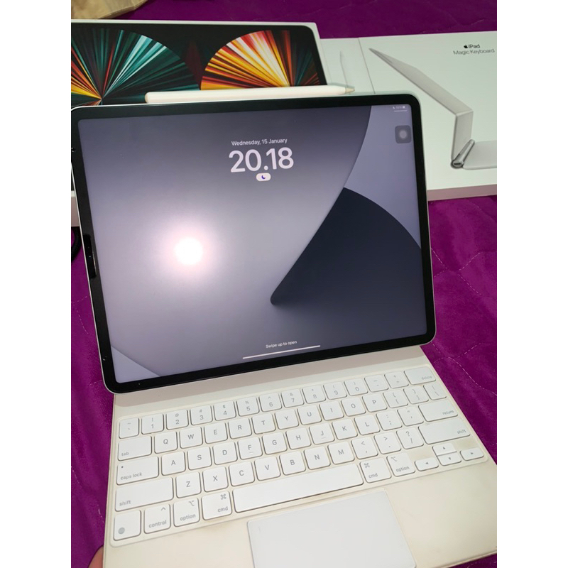 Bundling iPad Pro M1 12,9inch 256GB Silver resmi iBox + Apple Magic Keyboard white + Apple Pencil ge